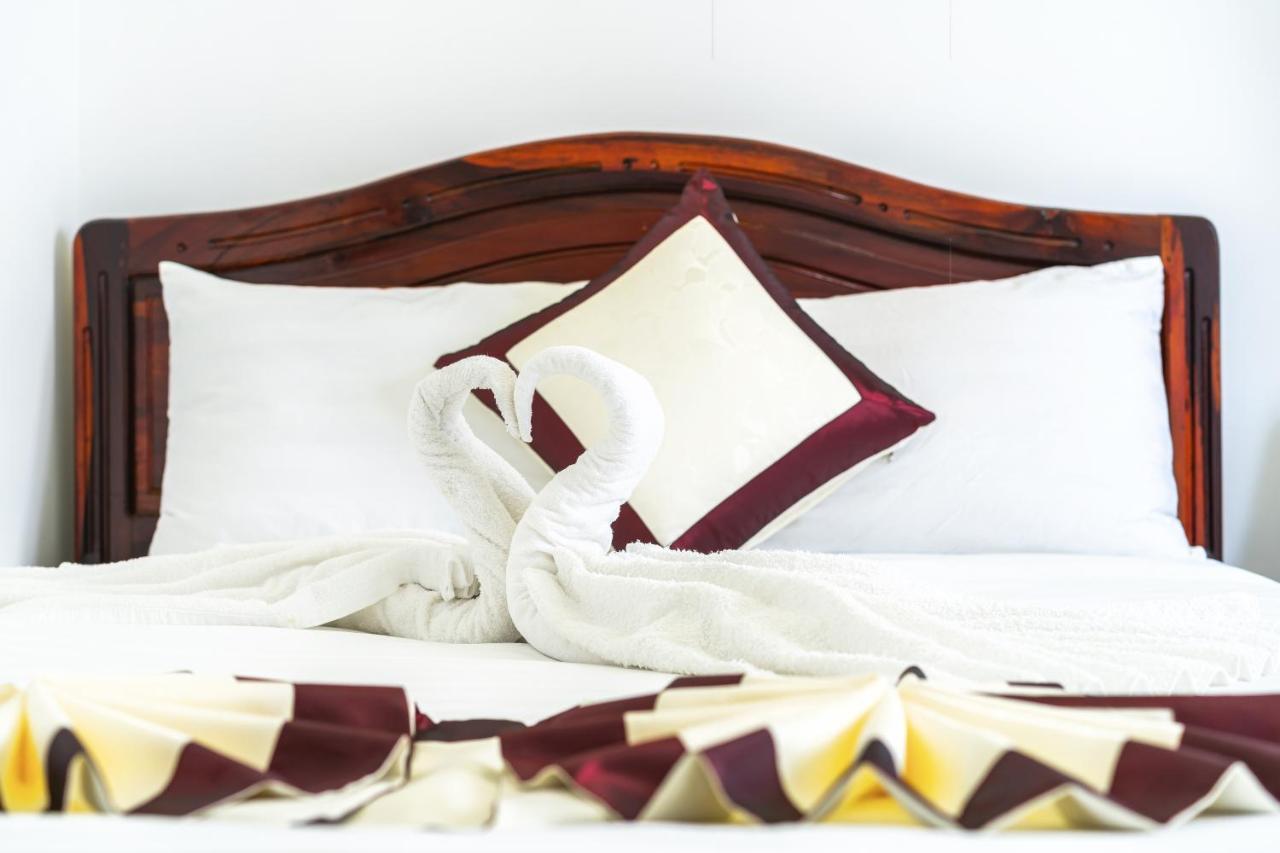 Khách sạn Miền Nhiệt đới 2 2*